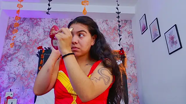 Luna Riddle online show from October 18, 12:30 pm