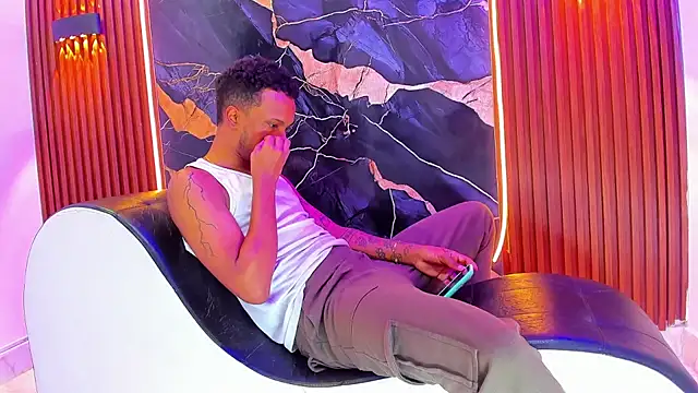 Snapshot of Dinasty_Moon_ chatting on September 28, 12:10 pm Dinasty Moon online show from September 28, 12:10 pm