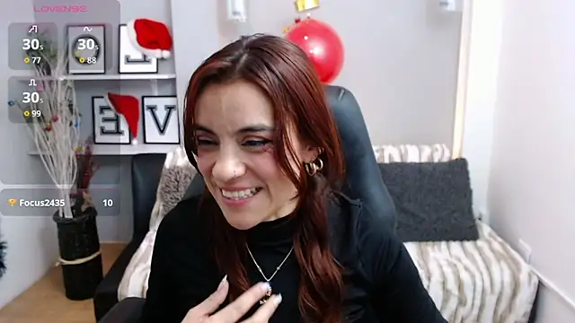 KendallWood  online show from December 18, 9:30 pm