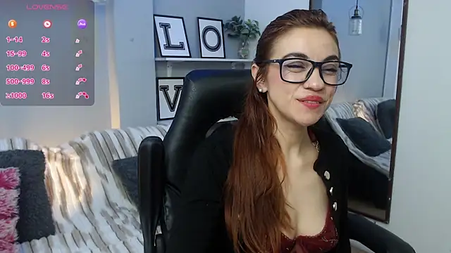 KendallWood  online show from May 29, 9:57 pm