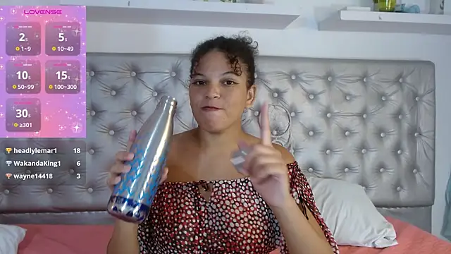 lulu lovee online show from October 19, 4:03 am