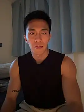 gooodboiii online show from December 18, 2:33 pm