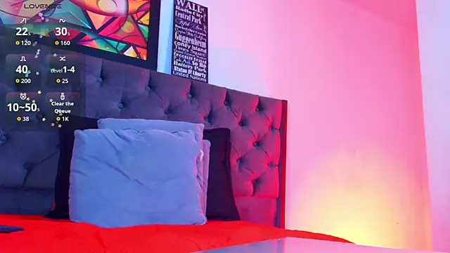 elinne hendrix  online show from February 24, 8:40 pm