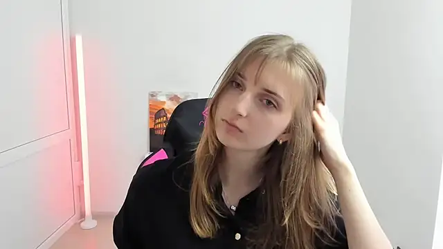 NeyliDream online show from April 6, 1:23 pm