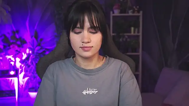 MonicaFarmer online show from April 13, 8:20 pm