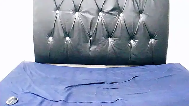 Iris-Pinky online show from November 23, 6:20 pm