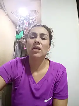 Snapshot of vanessa-titisM chatting on October 10, 5:23 am vanessa-titisM online show from October 10, 5:23 am