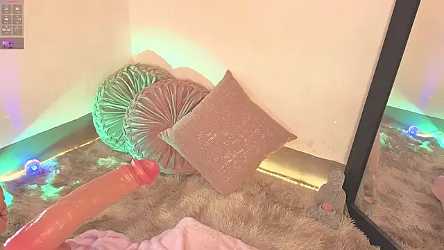 ashlynnlowe  online show from November 6, 7:42 pm