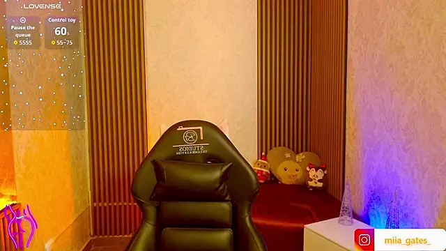 Miagates tay online show from November 12, 2:53 am