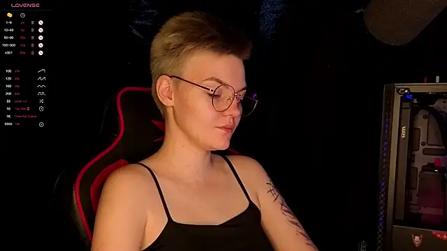 KrisNeal online show from October 24, 9:27 am