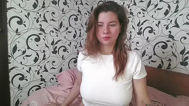 YourEmilie online show from November 14, 8:47 am