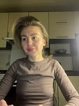 MartaLuna  online show from February 6, 10:35 pm