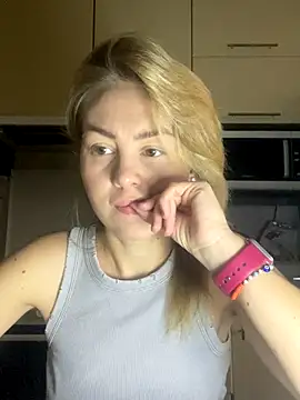 MartaLuna  online show from November 11, 12:13 pm