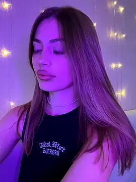 Elizabeth Tay online show from October 26, 5:19 pm