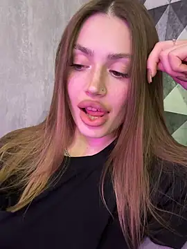 Elizabeth Tay online show from March 17, 6:34 pm