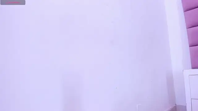 miajhonsonx online show from April 14, 3:34 pm