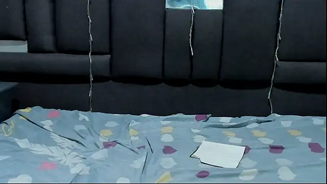 miajhonsonx online show from November 24, 5:37 pm