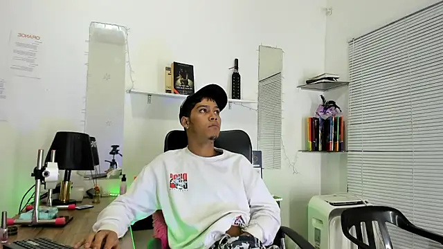 xxKamadevaxx online show from March 24, 12:54 pm