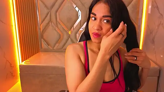 Maia Tx online show from December 16, 1:17 pm