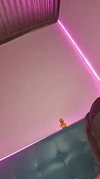 Lhia  online show from February 9, 11:07 pm