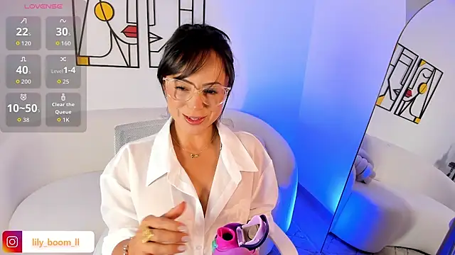 Lyliboomm online show from February 9, 10:01 pm