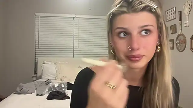 AnnGrayson online show from October 2, 11:32 pm