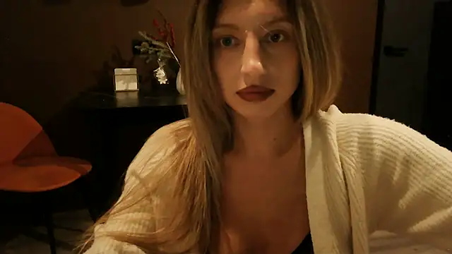 Miralyn online show from October 31, 8:24 pm