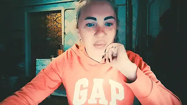 EmmaCat  online show from April 25, 4:26 am