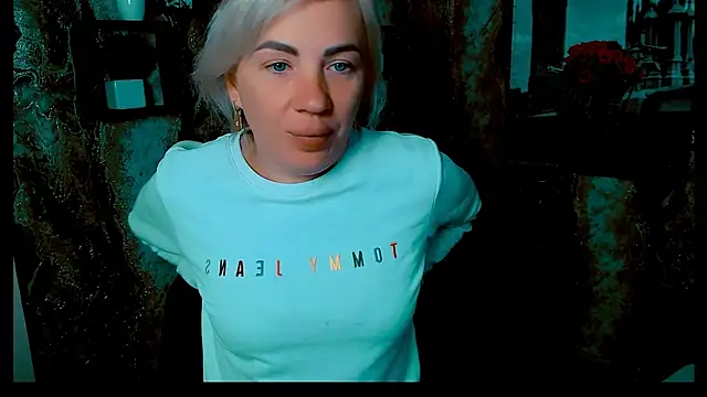 EmmaCat  online show from October 2, 7:46 am