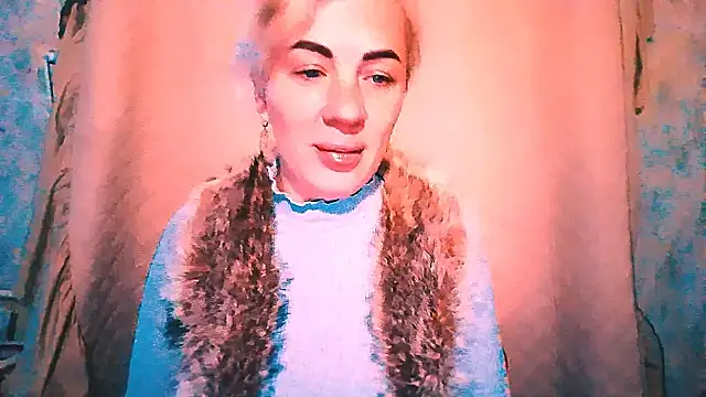 EmmaCat  online show from October 6, 4:40 am