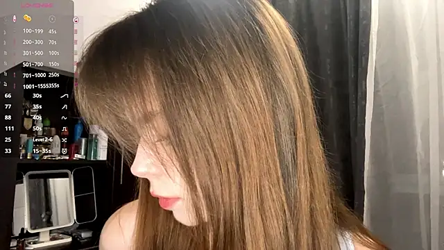 YourLittleElfie online show from September 21, 3:32 pm