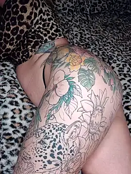 Just peaches not cream online show from October 29, 4:42 pm