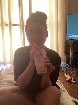 Mia Winters online show from April 12, 10:40 am