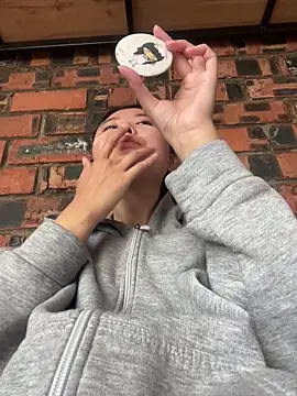 LAURA LLL online show from September 20, 5:39 am