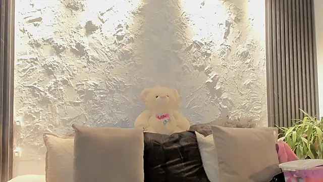 joselin rouse online show from April 8, 1:02 pm