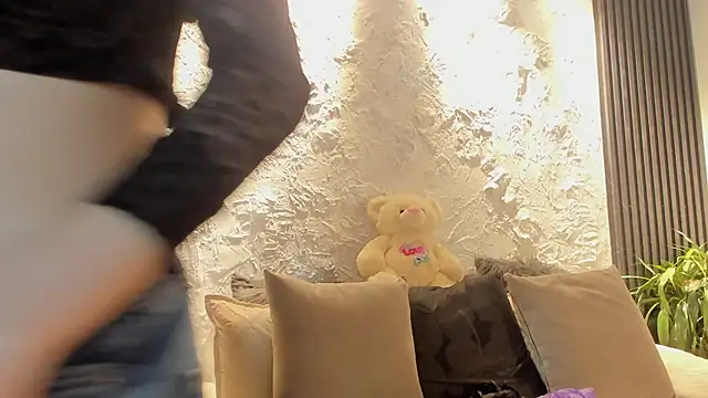 joselin rouse online show from March 20, 1:05 pm