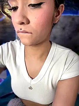 Snapshot of Isabella-Teen chatting on October 22, 2:38 am Isabella-Teen online show from October 22, 2:38 am