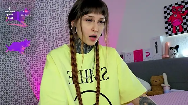 LilithPoison online show from February 1, 7:12 pm