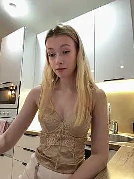 FriendlyFire 18 online show from April 2, 9:01 pm