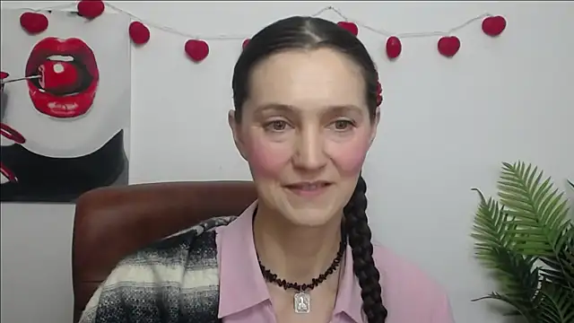 TayaFinch online show from February 14, 2:08 pm