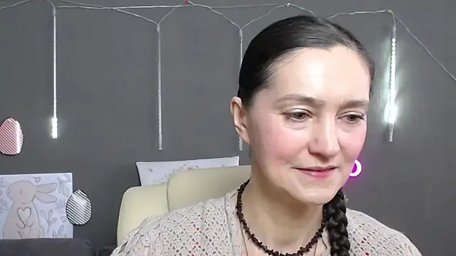 TayaFinch online show from April 10, 11:16 am