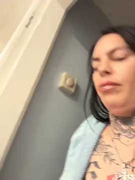 DIRTY PAISLEY X online show from May 12, 7:20 pm