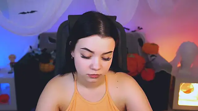 Snapshot of leslierowe_ chatting on October 19, 5:26 pm leslierowe online show from October 19, 5:26 pm