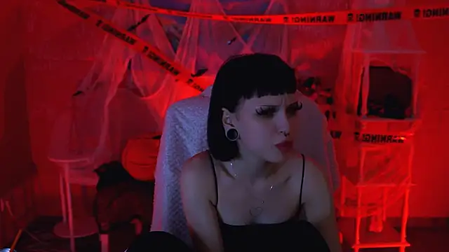 Snapshot of MiaCain chatting on October 20, 8:12 pm MiaCain online show from October 20, 8:12 pm