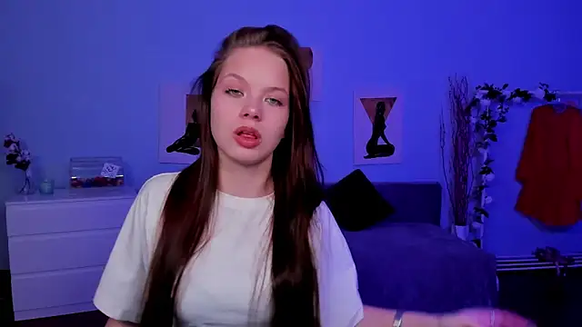 BetsyKiss online show from November 17, 5:08 am