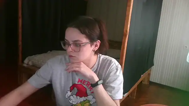 EthelsLover online show from March 1, 1:22 pm