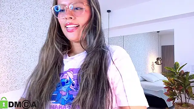 EMILIIA RICHTER   online show from September 30, 7:41 pm