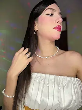 Emily-hottson online show from March 14, 2:01 am