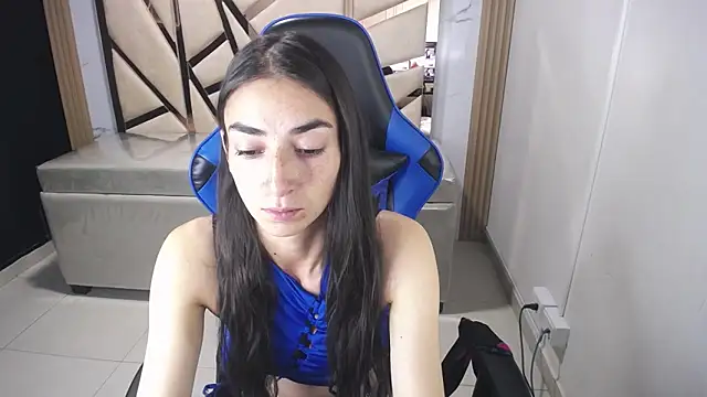 Maily a  online show from December 4, 2:47 am