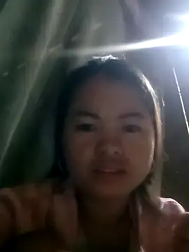 emly-xinh18 online show from September 18, 2:15 pm